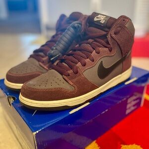 Nike SB “Gridiron Grape” High-Top Sneakers size 10 men’s